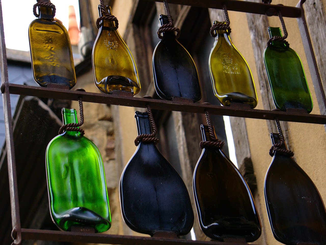 What we do not claim about wall mirrors and decorative glass